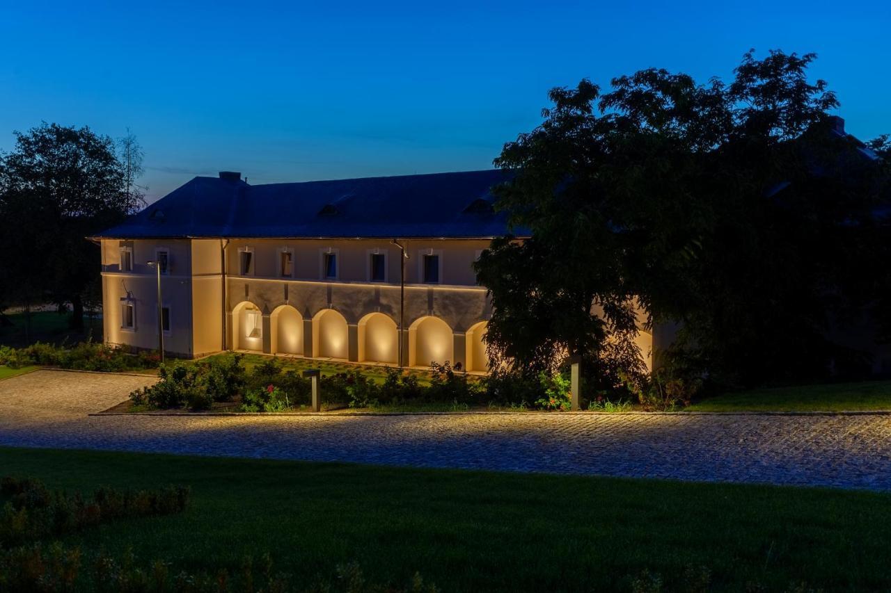 Palac Komierowo Sępólno Krajeńskie Exterior foto